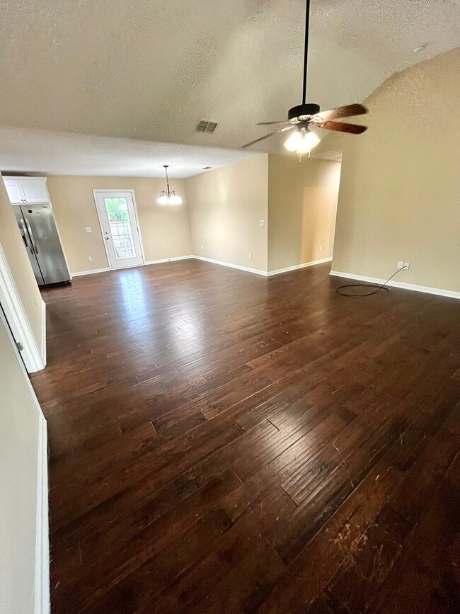 Building Photo - 803 Riley Creek Rd