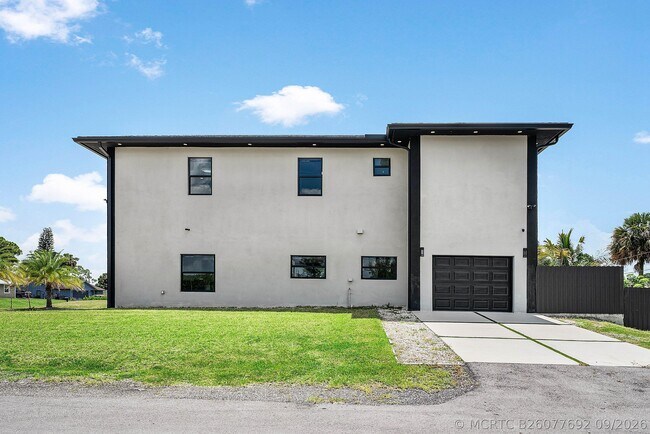 Building Photo - 641 Marshall Rd