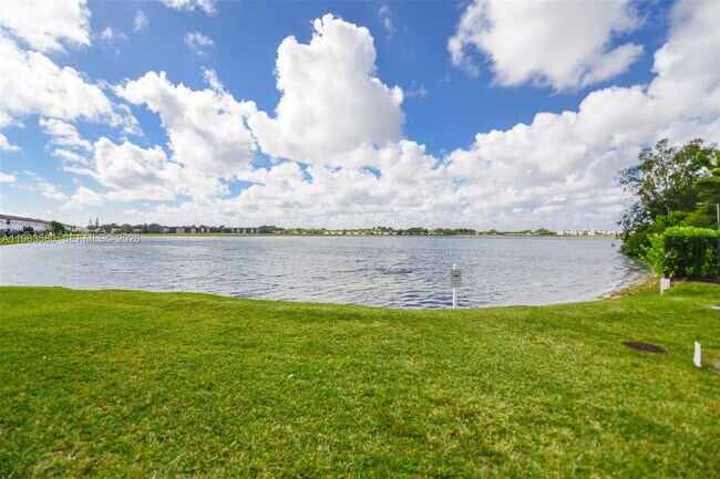 Building Photo - 20814 NE 5th Ct