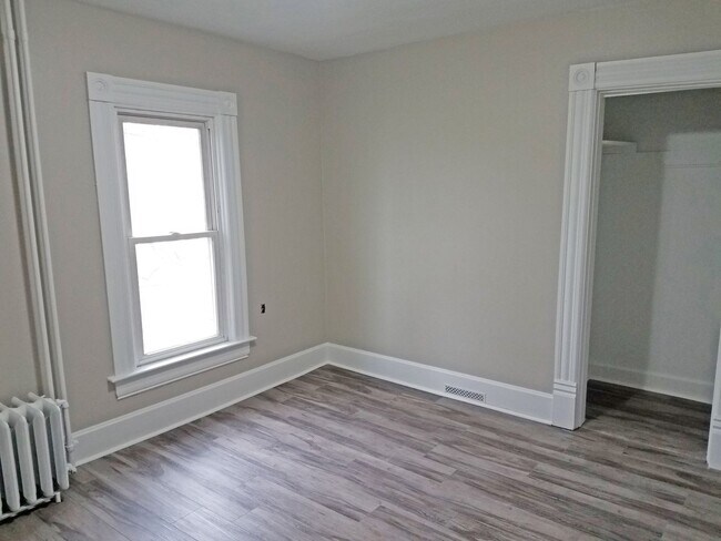 Building Photo - nreferry