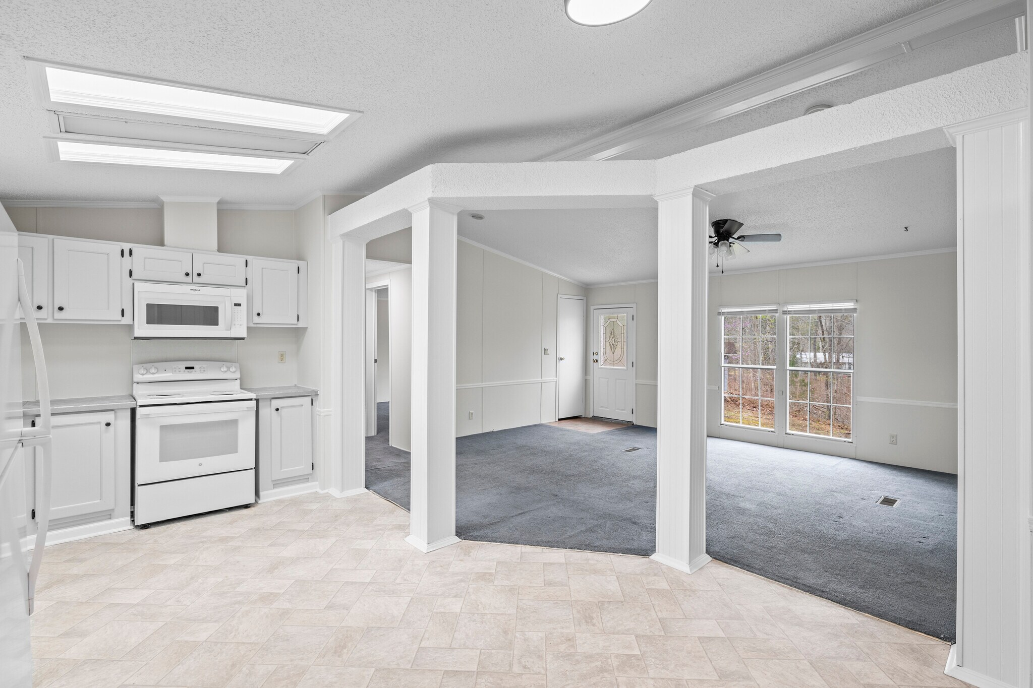 Building Photo - 209 Varner Dr SW