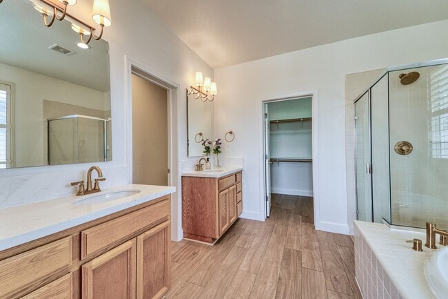 Building Photo - Stunning 4-Bedroom Home with Spacious Yard