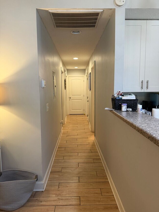 Building Photo - 513 Greentree Terrace