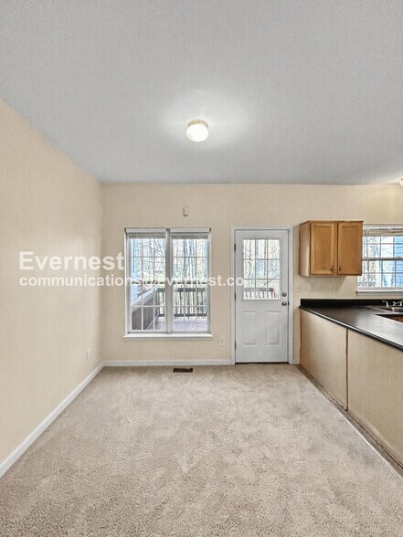 Building Photo - 8726 Springwater Dr