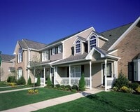 Building Photo - 281 Village Green Dr