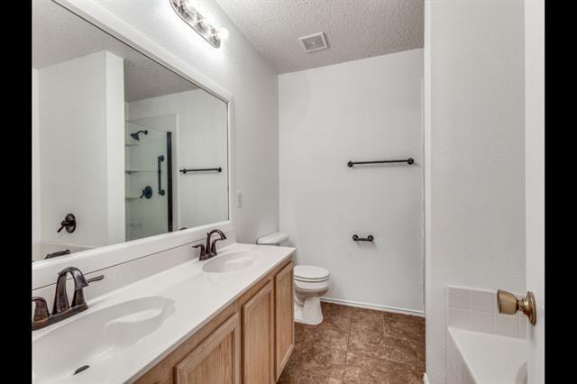 Building Photo - 509 Keble Dr