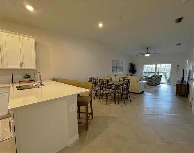 Building Photo - 14231 Heritage Landing Blvd
