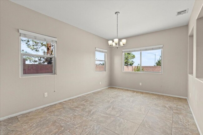 Building Photo - North Las Vegas Beauty – Roomy, Stylish, a...