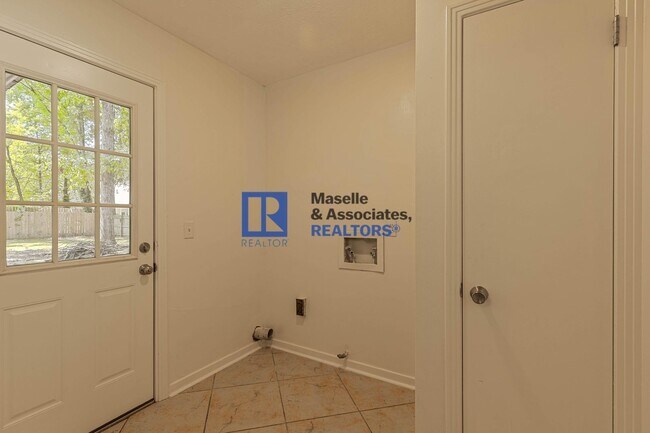 Building Photo - 4 Bed/2 Bath Home in Traceland North in Madison