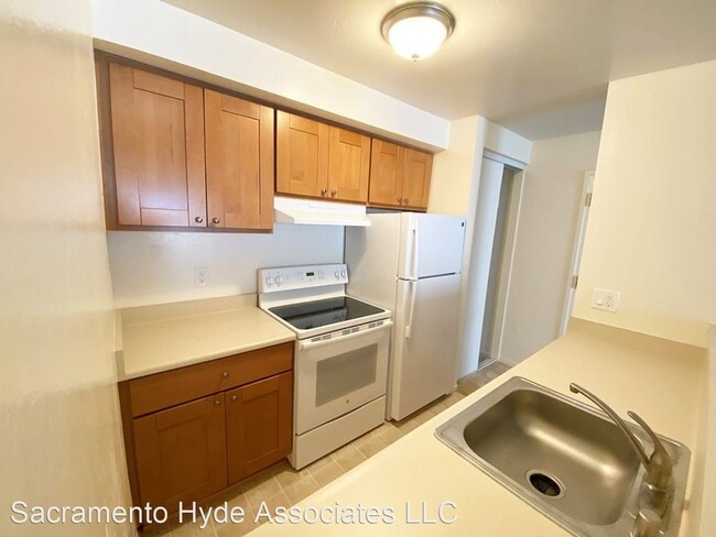 Building Photo - 1490 Sacramento St