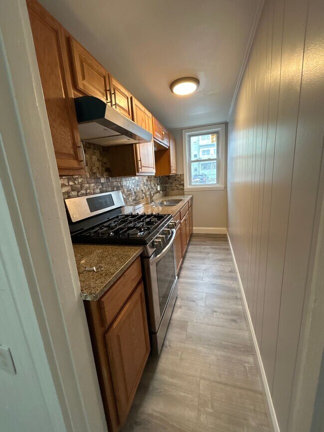 Building Photo - 41-43 Bruce Street