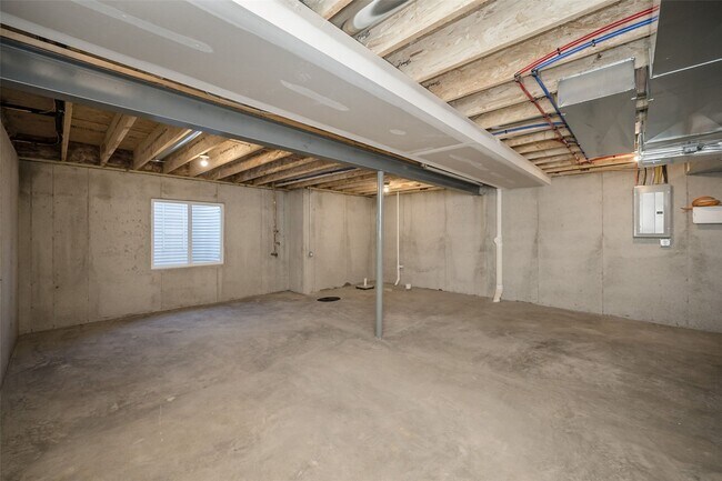 Building Photo - 30 Pheasant Ln