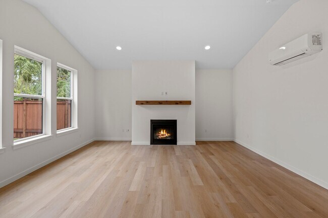 Building Photo - 854 Prospector Pl