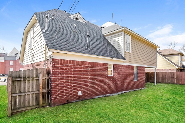 Building Photo - 4490 Cedar Ridge Ln