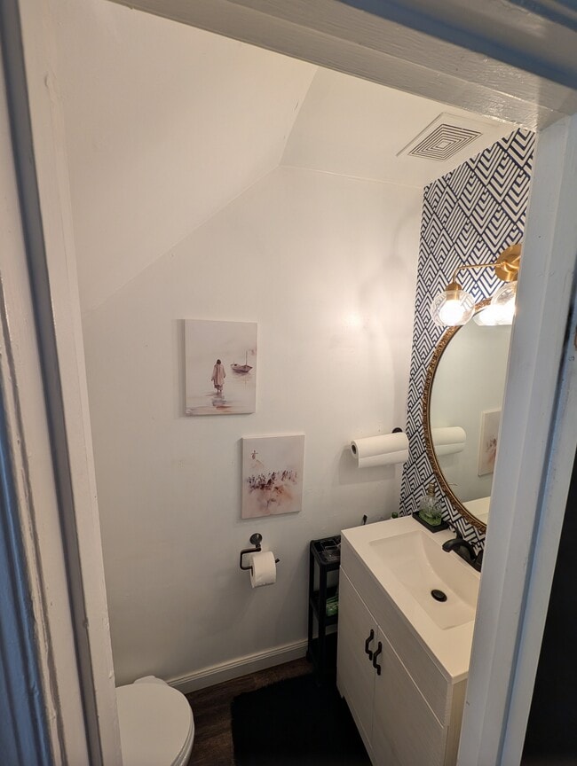 Building Photo - 52 Buxton Ave