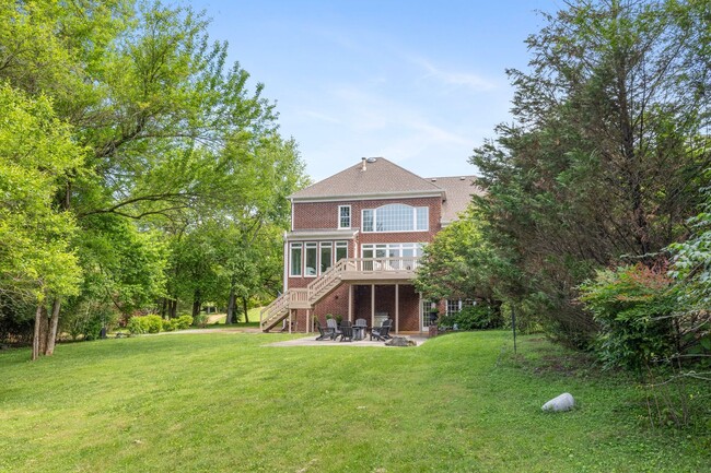 Building Photo - Luxury Furnished Home