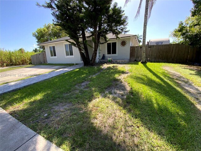 Building Photo - 30162 SW 159th Ave