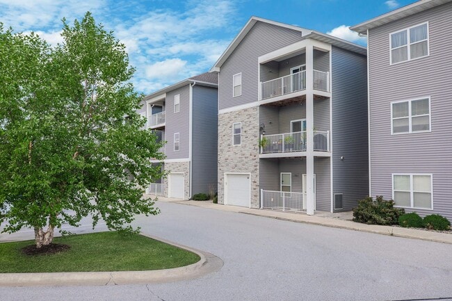 Building Photo - The Groves on Devils Glen