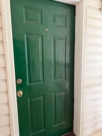 Building Photo - Last 2BR / 2BA unit - Community swimming pool