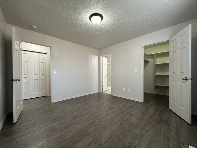 Building Photo - Terrace Duplex