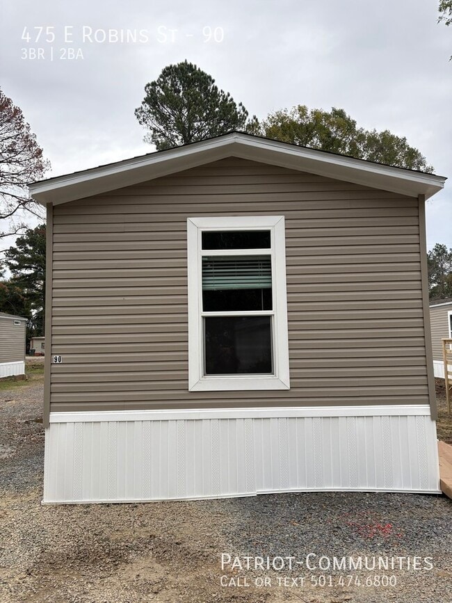 Building Photo - 475 E Robins St