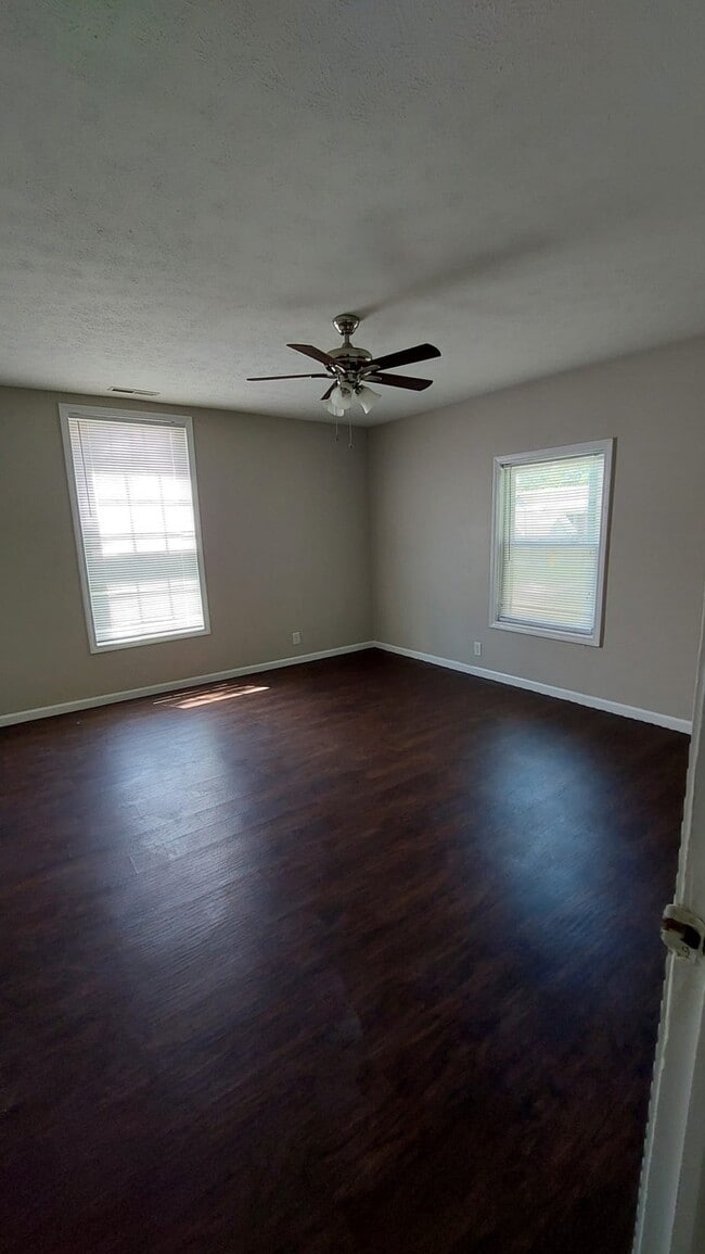 Building Photo - Duplex
