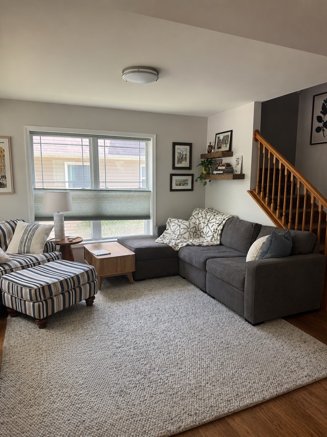 Building Photo - Beautiful 3 Bedroom Home Near the Detroit River!