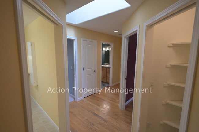 Building Photo - 2+ bed, 2 bath, 3 car garage in Sherwood Village, Sequim