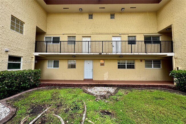 Building Photo - 8600 SW 109th Ave