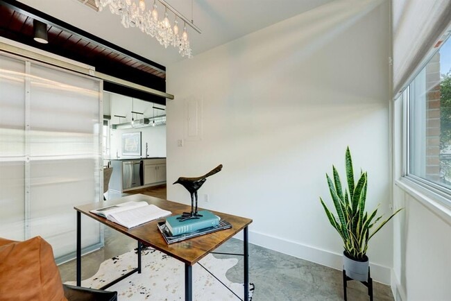 Building Photo - 2205 N Lamar Blvd