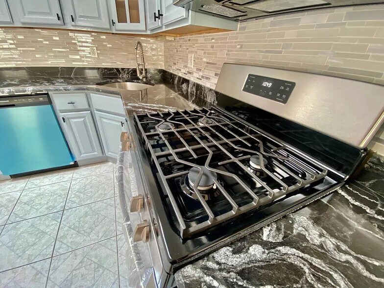 Building Photo - 1208 44th St