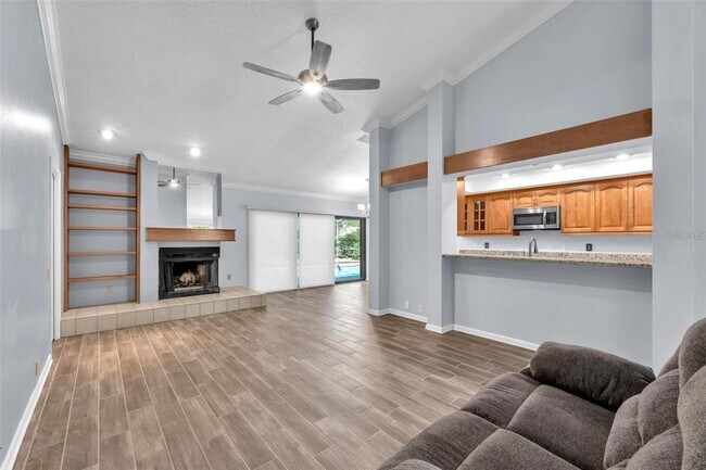 Building Photo - 1702 Horseshoe Dr