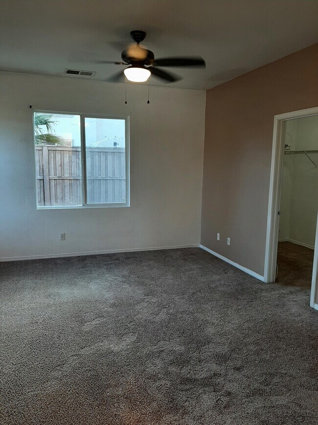 Building Photo - 1060 Indiangrass Dr