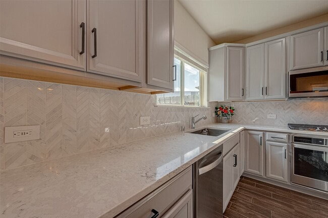 Building Photo - 1726 Summerlyn Ter Dr