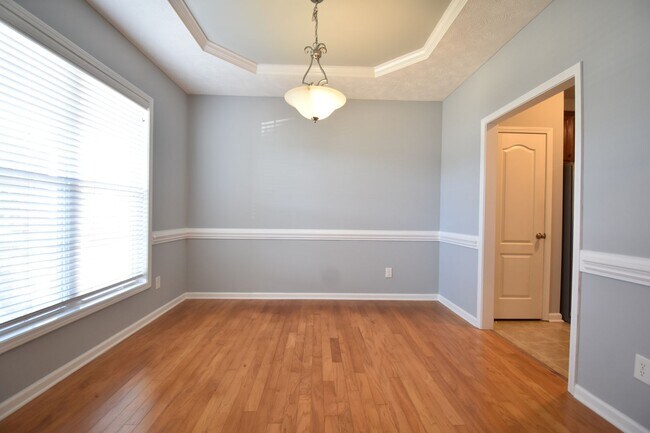 Building Photo - 3 BEDROOM 2 BATHROOM - PETS CONSIDERED