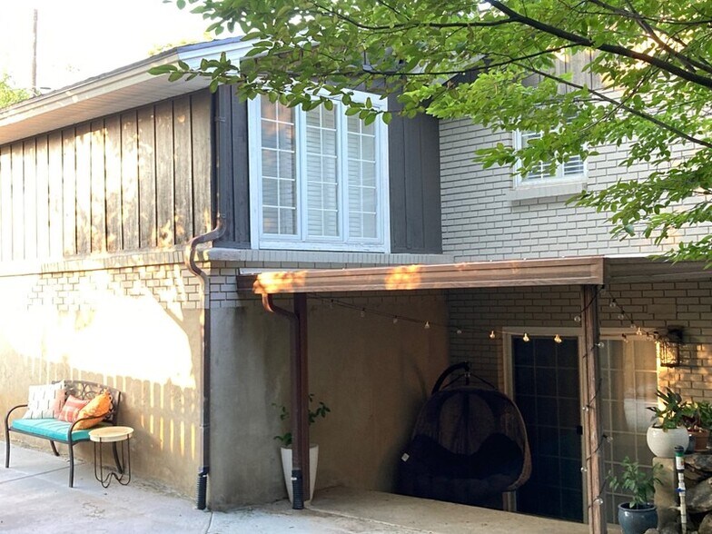 Building Photo - 280 E 200 S
