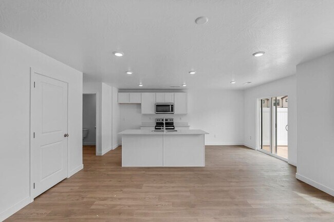 Building Photo - 2133 Wolverine Wy