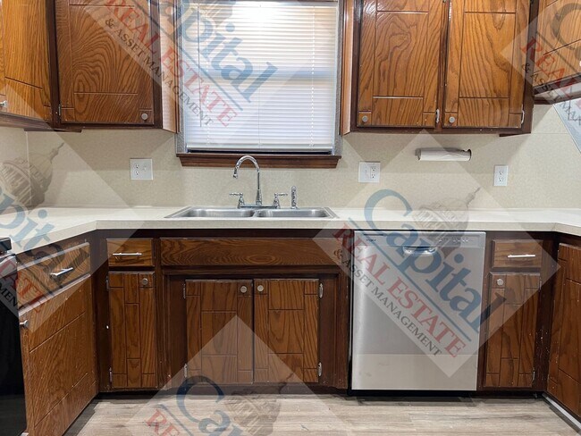 Building Photo - Cozy 3 Bedroom