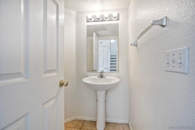 Building Photo - 4811 Ventana Way
