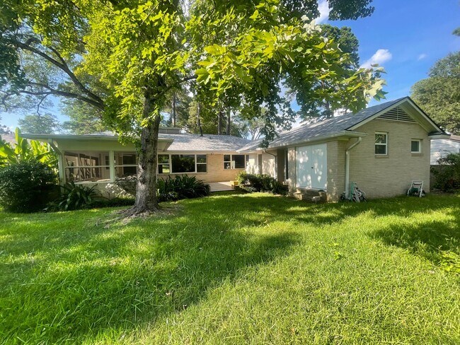 Building Photo - South Highland Beauty! This Is The One To ...
