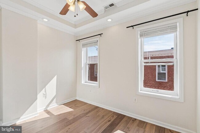 Building Photo - 214 N Madeira St