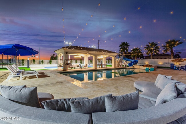 Building Photo - 2506 S 186th Dr