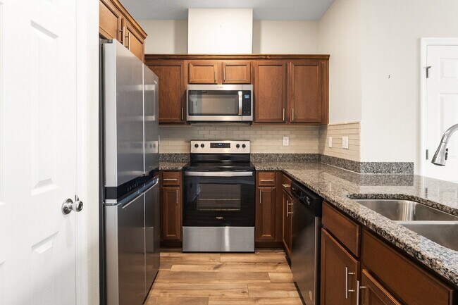 Building Photo - 3 Bedroom / 2.5 Bathroom Townhouse in the Meadows at Oakleaf