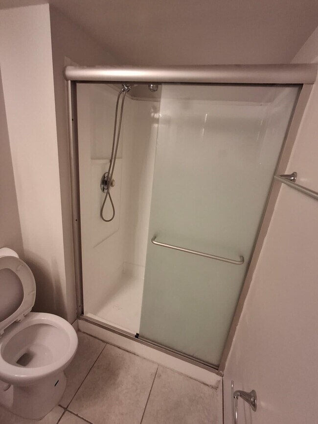 Building Photo - 3222 Coral Lake Ln