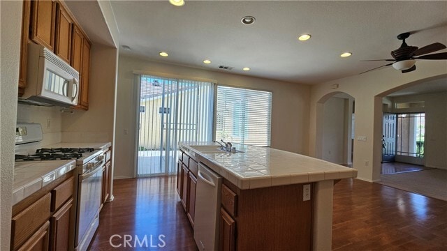 Building Photo - 8233 Doral Ln