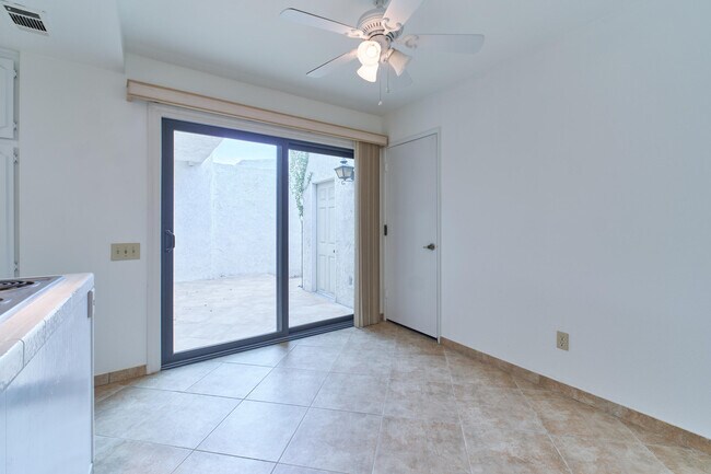 Building Photo - 616 Violeta Dr