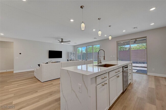 Building Photo - 5477 Vespertine Moon Ave