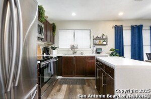 Building Photo - 647 River Village