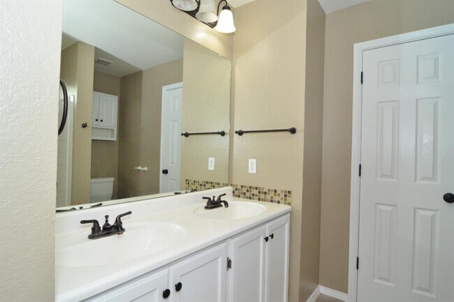 Building Photo - 173 Prairie Verbena Dr