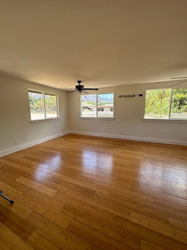 Building Photo - HANA